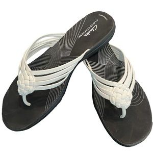 Clarks “Breeze Coral” White Low Wedge Flip Flop Size 10 New without Box